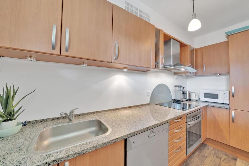 La Prom - A Two Bedroom Apartment With A Sea View Niza Exterior foto
